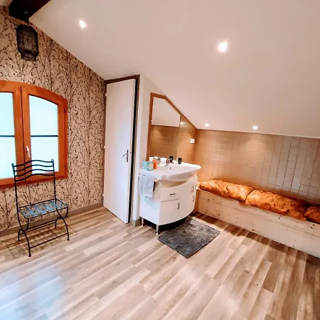 Bed & Breakfast La Maison Cachee Du Pavillon Bellevue 3*