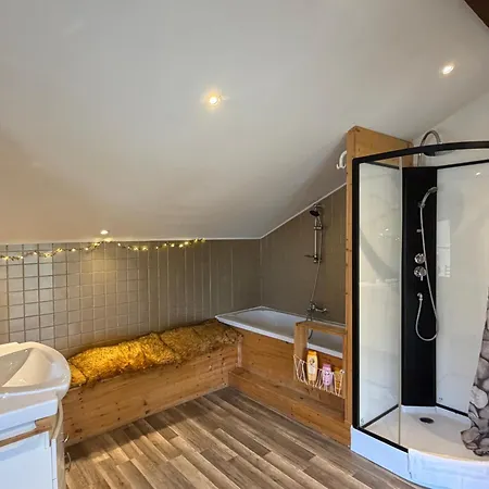La Maison Cachee Du Pavillon Bellevue Bed & Breakfast 3*