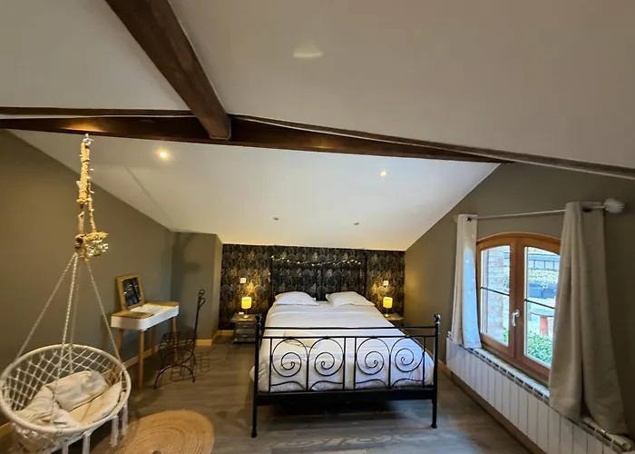 La Maison Cachee Du Pavillon Bellevue Bed & Breakfast Belley