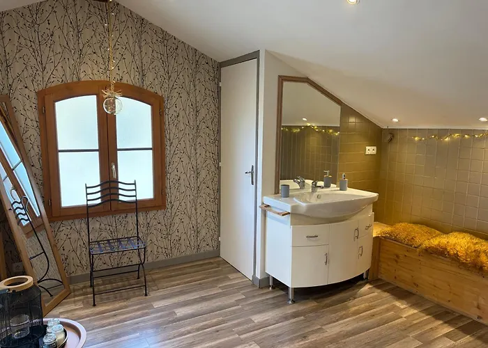 La Maison Cachee Du Pavillon Bellevue Bed & Breakfast