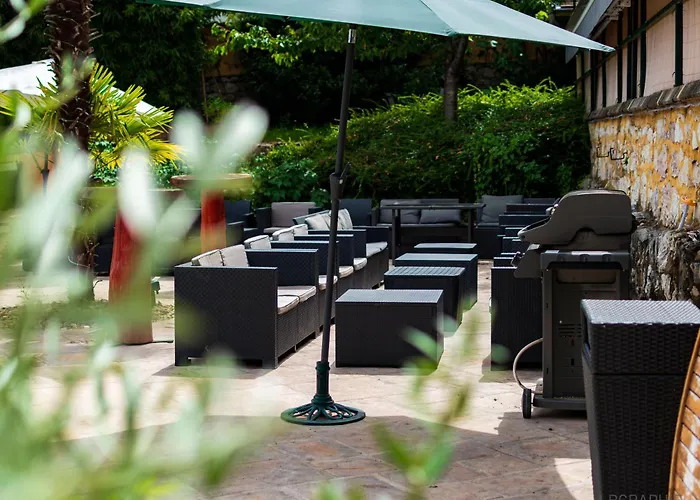 Bed & Breakfast La Maison Cachee Du Pavillon Bellevue 3*