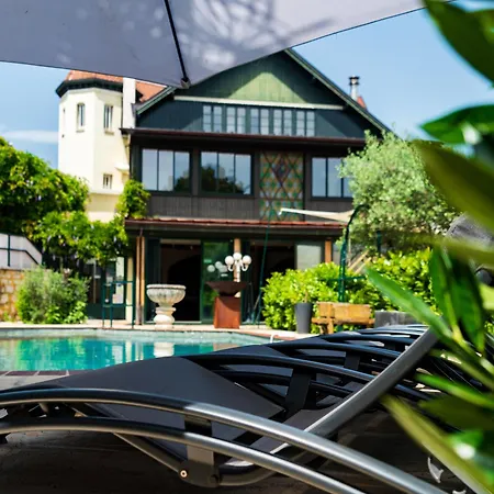 La Maison Cachee Du Pavillon Bellevue 3*