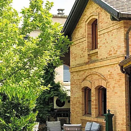 La Maison Cachee Du Pavillon Bellevue 住宿加早餐酒店 3*